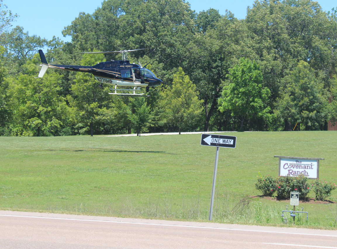 PARIS TN: Helicopter landing